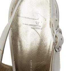 مملوكة مسبقًا Guiseppe Zannotti Cream Leather Peep Toe Slingback Platform Sandals Size 38
