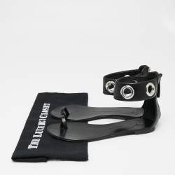 Pre Owned صندل فلات جوسيبي زانوتي جلد أسود حلقات أساور للكاحل مقاس 38