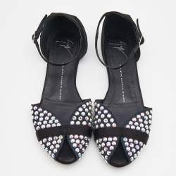 Pre Owned صندل فلات جوسيبي زانوتي ساتان وسويدي أسود/أزرق مزخرف كريستال بحزام للكاحل مقاس 39