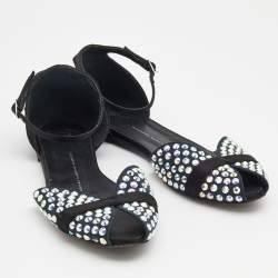 Pre Owned صندل فلات جوسيبي زانوتي ساتان وسويدي أسود/أزرق مزخرف كريستال بحزام للكاحل مقاس 39