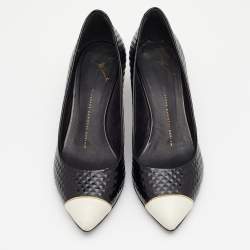 Pre Owned Giuseppe Zanotti Black/White Patent Leather and Leather Cap Toe Pumps Size 39