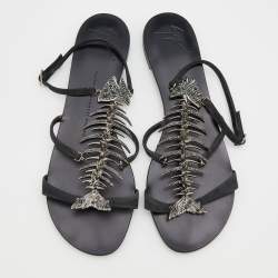 Pre Owned صندل جوسيبي زانوتي فلات سويدي بسيور مزين بعظام السمك أسود مقاس 39