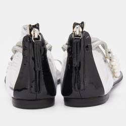 Pre Owned Giuseppe Zanotti Black/Silver Patent And Leather Pearl Embellished Toe Ring Flat Sandals Size 40