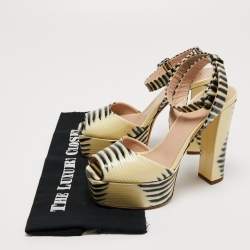 مملوكة مسبقًا Giuseppe Zanotti Yellow/Black Patent Platform Ankle Strap Sandals Size 38