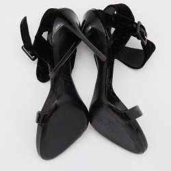 مملوكة مسبقًا Giuseppe Zanotti Black Velvet and Patent Leather Ankle Strap Sandals Size 38
