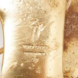 مملوكة مسبقًا Giuseppe Zanotti Gold Leather Josie Thong Flat Sandals Size 38