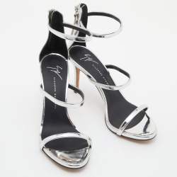 مملوكة مسبقًا Giuseppe Zanotti Silver Laminated Leather Ankle Strap Sandals Size 36