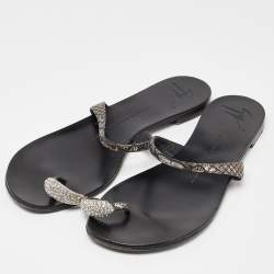 مملوكة مسبقًا Giuseppe Zanotti Metallic Embossed Python Crystal Embellished Toe Ring Flats Size 38