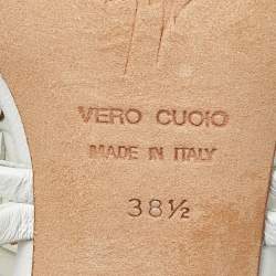 مملوكة مسبق ًا Giuseppe Zanotti White/Red Leather Embellished Strappy Sandals Size 38.5