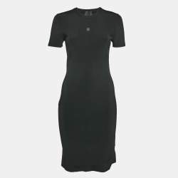 Pre Owned فستان جيفنشي صغير أسود بحبكة مضلعة وتفاصيل شعار معدني مقاس كبير - لارج