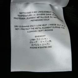 Pre Owned فستان جيفنشي صغير أسود بحبكة مضلعة وتفاصيل شعار معدني مقاس كبير - لارج