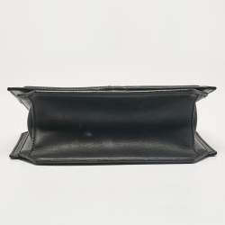 مملوكة مسبقًا Givenchy Black Leather Studded Bow Cut Crossbody Bag