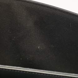 مملوكة مسبقًا Givenchy Black Leather Studded Bow Cut Crossbody Bag