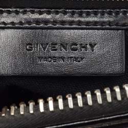مملوكة مسبقًا Givenchy Black Leather Mini Antigona Satchel