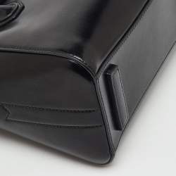 مملوكة مسبقًا Givenchy Black Leather Mini Antigona Satchel