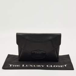 مملوكة مسبقًا Givenchy Black Leather Antigona Envelope Clutch
