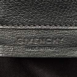 مملوكة مسبقًا Givenchy Black Leather Antigona Envelope Clutch