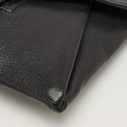 مملوكة مسبقًا Givenchy Black Leather Antigona Envelope Clutch