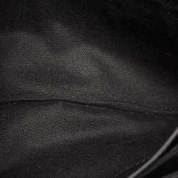 مملوكة مسبقًا Givenchy Black Leather Antigona Envelope Clutch