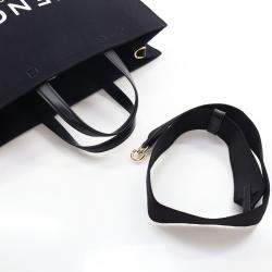 مملوكة مسبقًا حقيبة جيفنشي جي توت كانفاس متوسطة الحجم