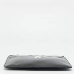 مملوكة مسبقًا حقيبة كلتش جيفنشي جلد لامع ونجوم أسود