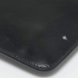 مملوكة مسبقًا حقيبة كلتش جيفنشي جلد لامع ونجوم أسود