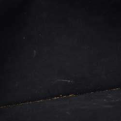 مملوكة مسبقًا حقيبة كلتش جيفنشي جلد لامع ونجوم أسود