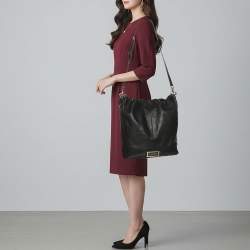 مملوكة مسبقًا حقيبة جيفنشي جلد سوداء هوبو