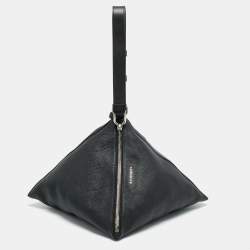 مملوكة مسبقًا Givenchy Triangle Large Black Leather Shoulder Bag