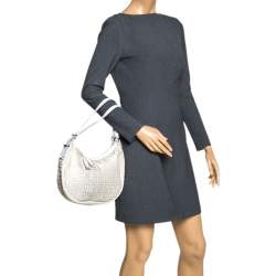 Pre Owned حقيبة جيفنشي كانفاس مونوغرامي وجلد أبيض / فضي بشراشيب