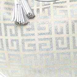 Pre Owned حقيبة جيفنشي كانفاس مونوغرامي وجلد أبيض / فضي بشراشيب