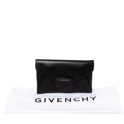 مملوكة مسبقًا Givenchy Black Leather Small Antigona Clutch