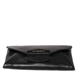 مملوكة مسبقًا Givenchy Black Leather Small Antigona Clutch