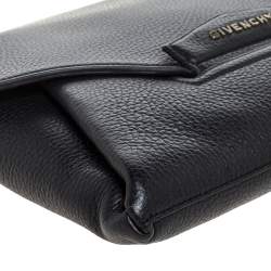 مملوكة مسبقًا Givenchy Nero Leather Antigona Envelope Clutch