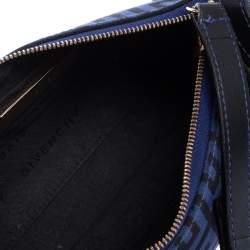 مملوكة مسبقًا حقيبة كلتش جيفنشي كانفاس وجلد أزرق/ أسود مونوغرامي بسحاب