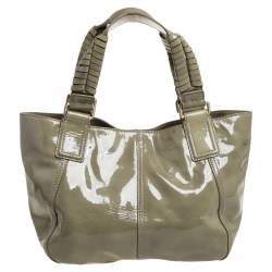 مملوكة مسبقًا Givenchy Beige Patent Leather Shoulder Bag