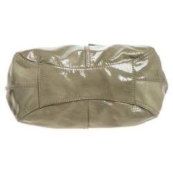 مملوكة مسبقًا Givenchy Beige Patent Leather Shoulder Bag