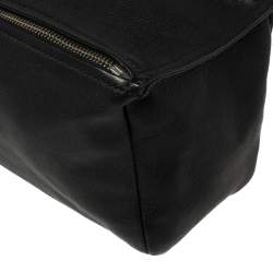 مملوكة مسبقًا Givenchy Black Leather Pandora Messenger Bag