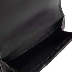 مملوكة مسبقًا محفظة جيفنشي بقلاب جلد وقماش مونوغرامية مضغوطة