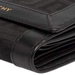 مملوكة مسبقًا محفظة جيفنشي بقلاب جلد وقماش مونوغرامية مضغوطة