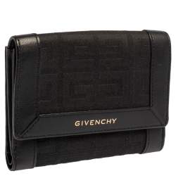 مملوكة مسبقًا محفظة جيفنشي بقلاب جلد وقماش مونوغرامية مضغوطة