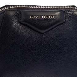 مملوكة مسبقًا Givenchy Navy Blue Leather Antigona Wristlet Clutch