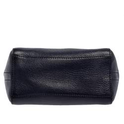 مملوكة مسبقًا Givenchy Navy Blue Leather Antigona Wristlet Clutch