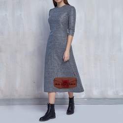 مملوكة مسبقًا حقيبة جيفنشي باغويت قلاب جلد و كانفاس نقشة شعار الماركة عنابي و بني 