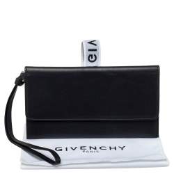 مملوكة مسبقًا حقيبة كلتش جيفنشي حمالة معصم قلاب جلد أسود