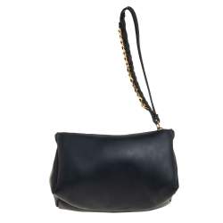 مملوكة مسبقًا Givenchy Black Rubber Pandora Wristlet Clutch