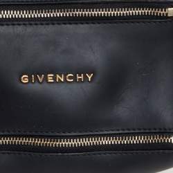 مملوكة مسبقًا Givenchy Black Rubber Pandora Wristlet Clutch
