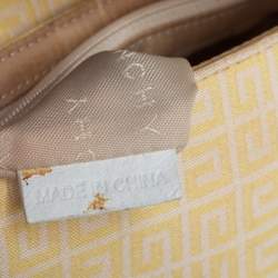 مملوكة مسبقًا حقيبة جيفنشي باغيت كانفاس وجلد أصفر بالشعار وقلاب