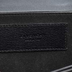 مملوكة مسبقًا Givenchy Black Leather GV3 Crossbody Bag