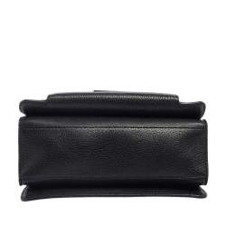 مملوكة مسبقًا Givenchy Black Leather GV3 Crossbody Bag